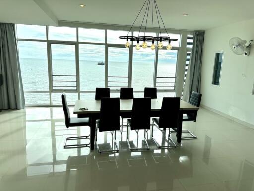 Spacious condo with beautiful view