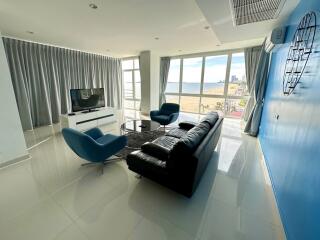 Spacious condo with beautiful view