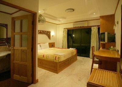 Pattaya Beach 32 Room Hotel Restaurant for Sale