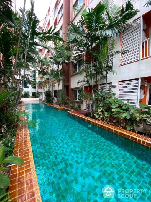 2-BR Condo near BTS Wongwian Yai