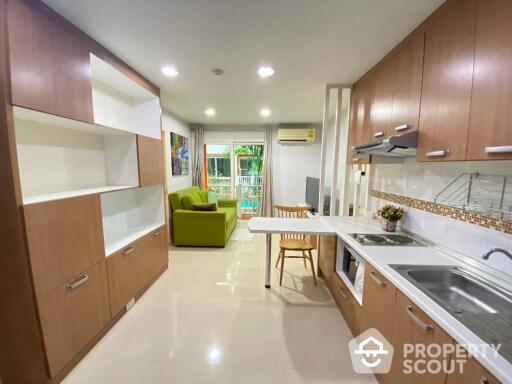 2-BR Condo near BTS Wongwian Yai