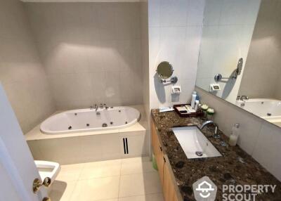 2-BR Condo at Athenee Residence near BTS Phloen Chit