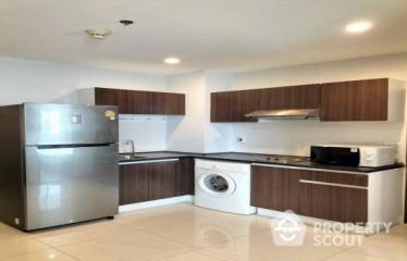 1-BR Condo at Vista Garden Condominium near BTS Phra Khanong