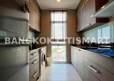 Condo at Chewathai Ratchaprarop for rent