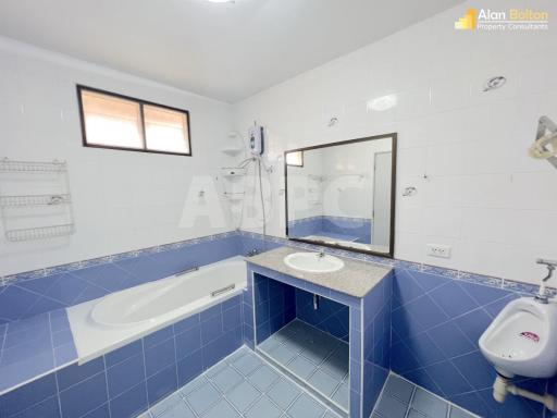5 Bed 4 Bath in North Pattaya ABPC0901