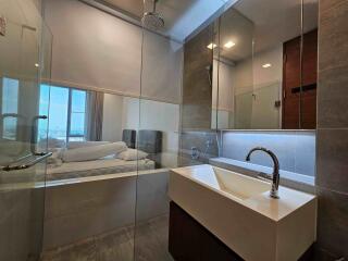 For RENT : Ashton Morph 38 / 3 Bedroom / 3 Bathrooms / 140 sqm / 180000 THB [R12097]