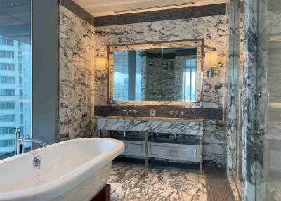 For RENT : The Ritz - Carlton Residences at MahaNakhon / 2 Bedroom / 3 Bathrooms / 215 sqm / 220000 THB [11028859]