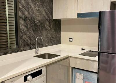 1-BR Condo at Life One Wireless near BTS Phloen Chit