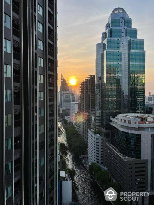 1-BR Condo at Life One Wireless near BTS Phloen Chit