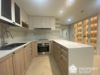 3-BR Condo at Supalai Place Sukhumvit 39 near BTS Phrom Phong