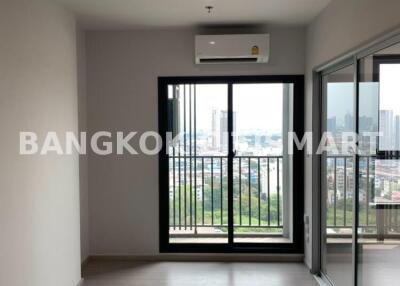 Condo at The Parkland Phetkasem 56 for sale