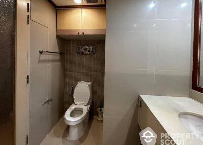 1-BR Condo at The Trendy Condominium near BTS Nana