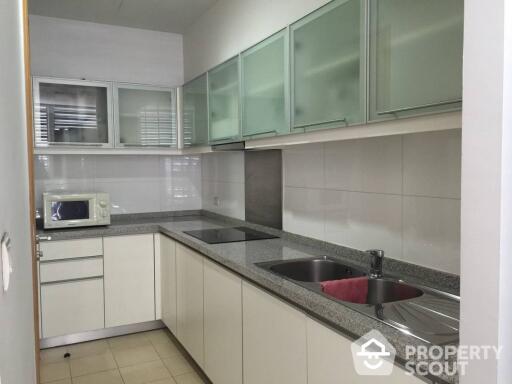 3-BR Condo at Millennium Residence @ Sukhumvit Condominium near BTS Phrom Phong