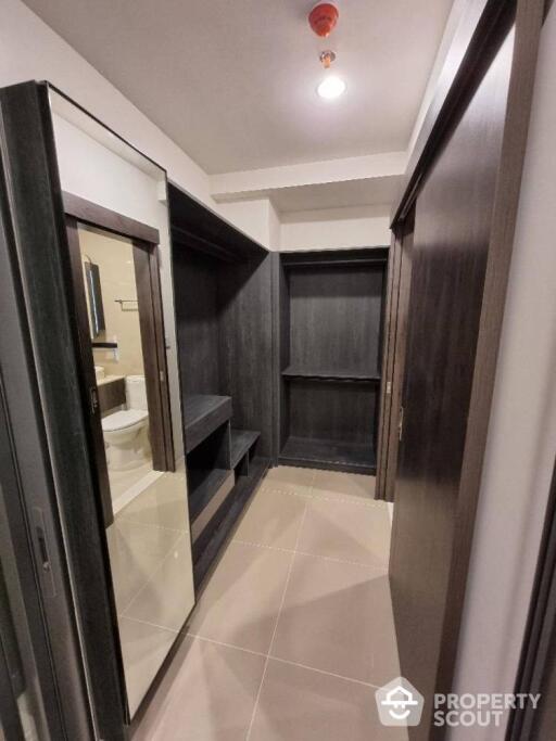 1-BR Condo at Xt Huaikhwang near MRT Huai Khwang