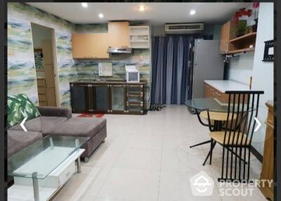 2-BR Condo at Pratunam Prestige Condominium near BTS Phaya Thai