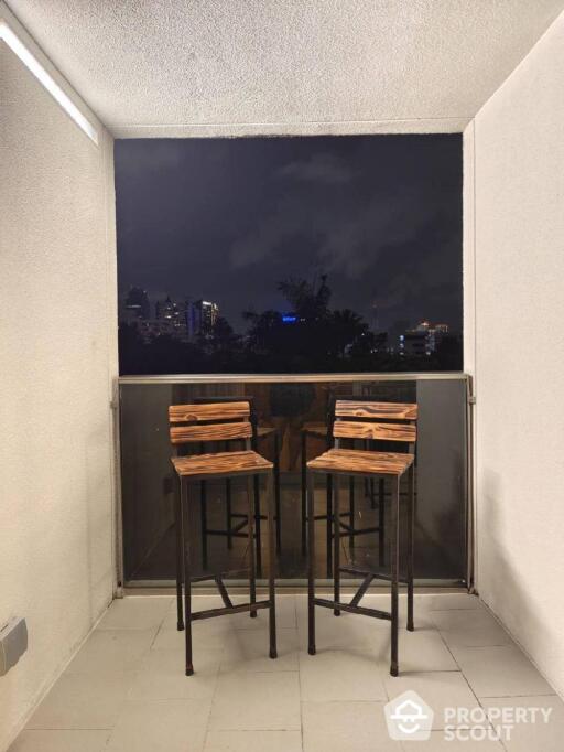 1-BR Condo at Via 31 near MRT Sukhumvit