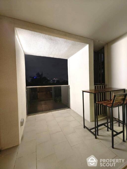 1-BR Condo at Via 31 near MRT Sukhumvit