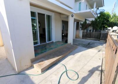3 bedroom house to rent at Laguna Home 9