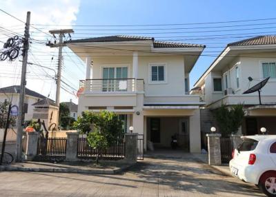 3 bedroom house to rent at Laguna Home 9