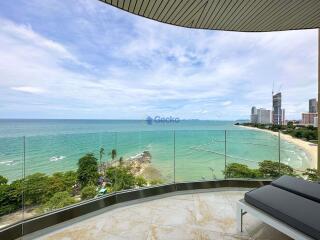 3 Bedrooms Condo in The Cove Pattaya Wongamat C011070