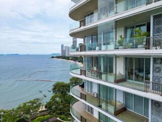 3 Bedrooms Condo in The Cove Pattaya Wongamat C011070