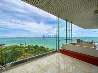 3 Bedrooms Condo in The Cove Pattaya Wongamat C011070