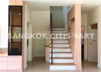 House at Centro Onnut - Suvarnabhumi for sale