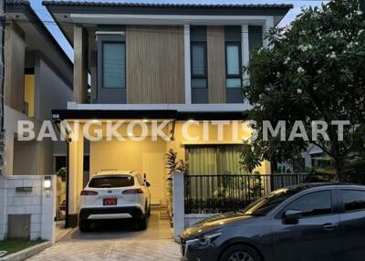 House at Centro Onnut - Suvarnabhumi for sale