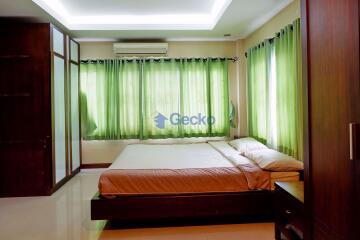 3 Bedrooms House Bang Lamung H008030