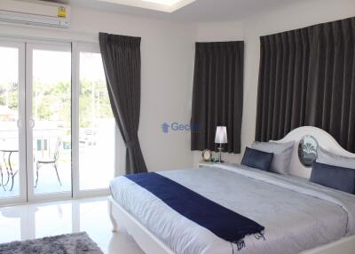 5 Bedrooms House in Green Field Villa 5 East Pattaya H002228