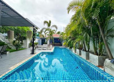 5 Bedrooms House in Chateaudale Thai Bali Villa Jomtien H011118