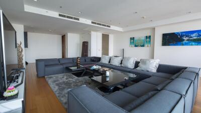 The River 3 bedrooms skyview duplex 258sqm for sale 74.5 Millions THB