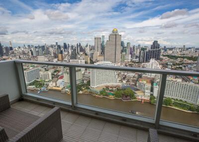 The River 3 bedrooms skyview duplex 258sqm for sale 74.5 Millions THB