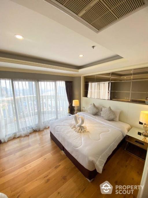 1-BR Condo at Nusa State Tower Condominium near BTS Saphan Taksin