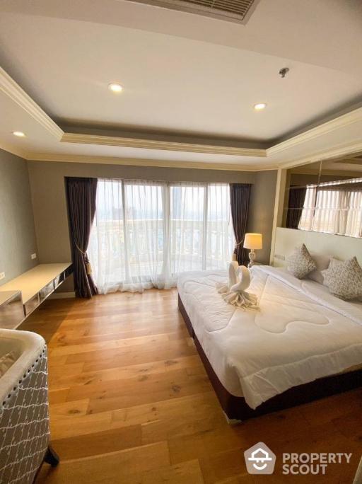 1-BR Condo at Nusa State Tower Condominium near BTS Saphan Taksin