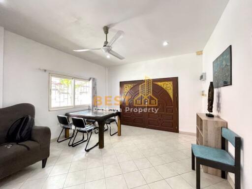 2 Bedrooms Villa / Single House in Royal Park Village Jomtien H011309