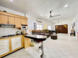 2 Bedrooms Villa / Single House in Royal Park Village Jomtien H011309