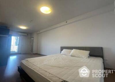 Studio Condo at Supalai Park Ekamai - Thonglor near ARL Ramkhamhaeng