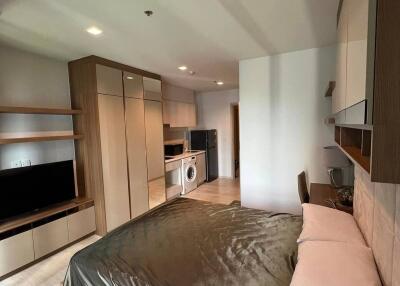 Studio Condo at Life One Wireless near BTS Phloen Chit