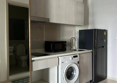 Studio Condo at Life One Wireless near BTS Phloen Chit