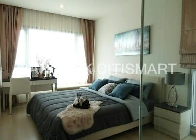 Condo at Life Ratchadapisek for sale