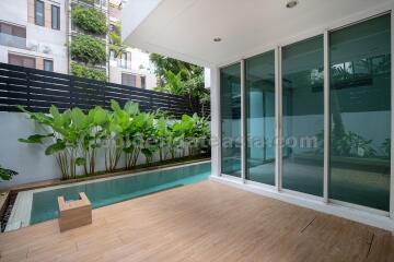 5-Bedrooms modern house with private pool  in compound - Sathorn Yennakart