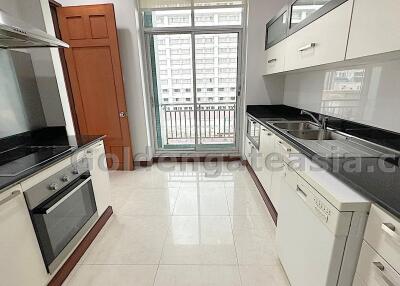 4-Bedroom Penthouse with huge terrace - Ploenchit BTS