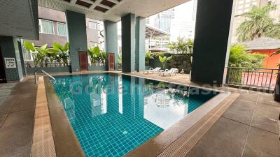 4-Bedroom Penthouse with huge terrace - Ploenchit BTS