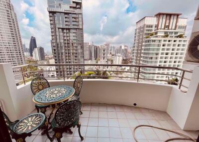 2 bed Condo in Top View Tower Khlong Tan Nuea Sub District C018460