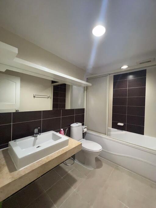 2 bed Condo in Grand Heritage Thonglor Khlong Tan Nuea Sub District C018139