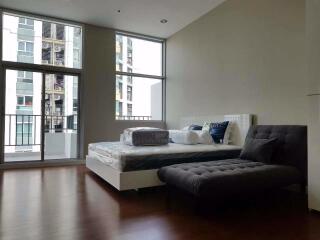 3 bed Penthouse in Belle Grand Rama 9 Huai Khwang Sub District P017888