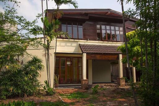3 bed House Din Daeng Sub District H017219