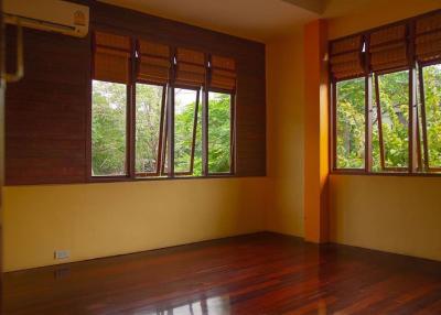 3 bed House Din Daeng Sub District H017219