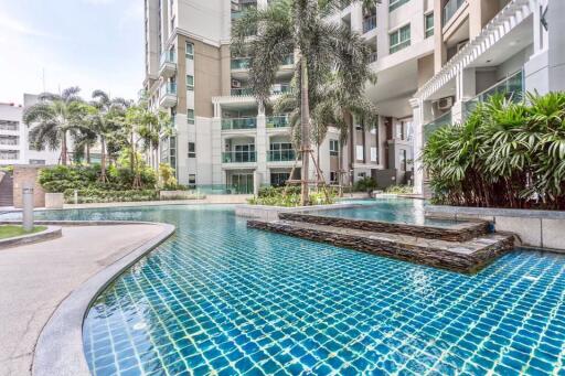 2 bed Condo in Belle Grand Rama 9 Huai Khwang Sub District C11462